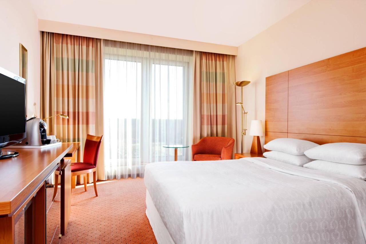 Superior Queen Room,1695317812:JPEG